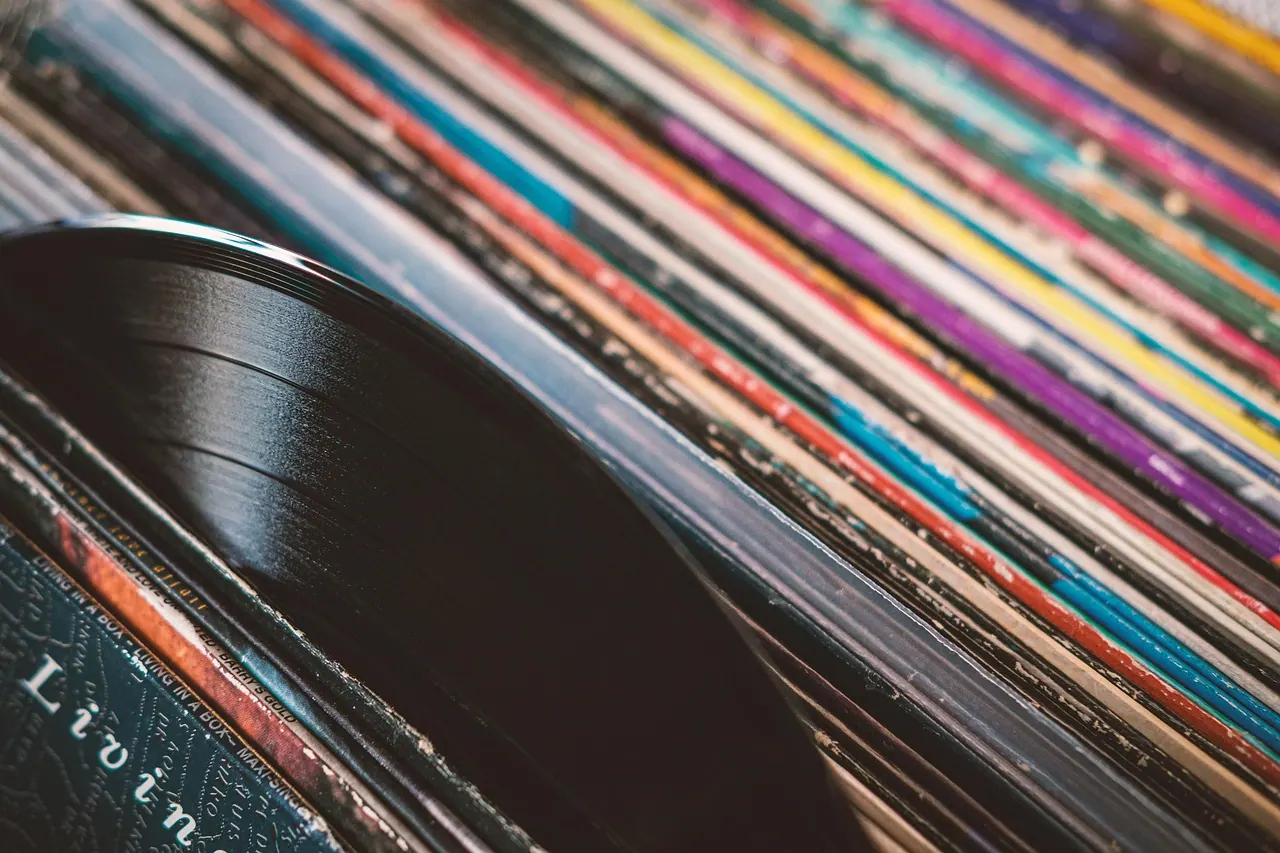 音楽詳しくないけど、DJ できる? — Pixabay