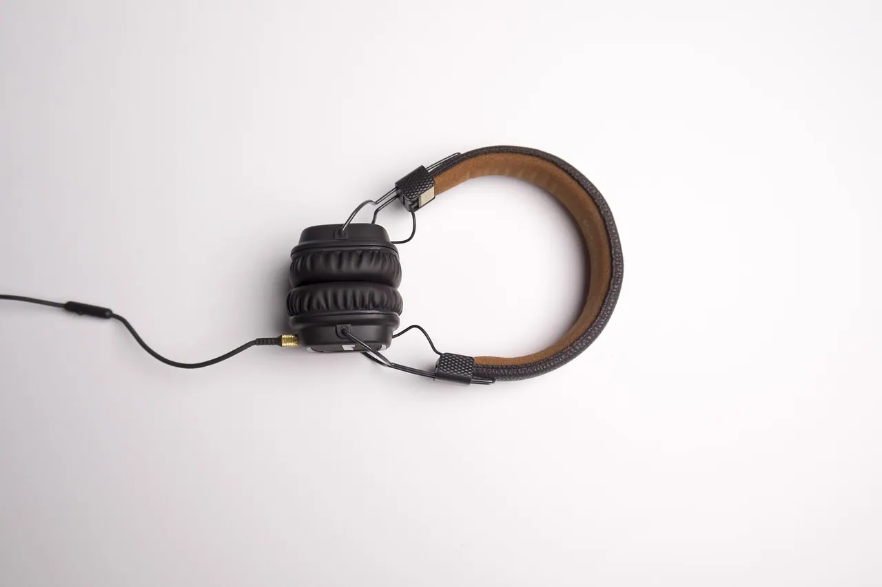クラブ行く前の音楽予習、何聴けばいい? — Pixabay